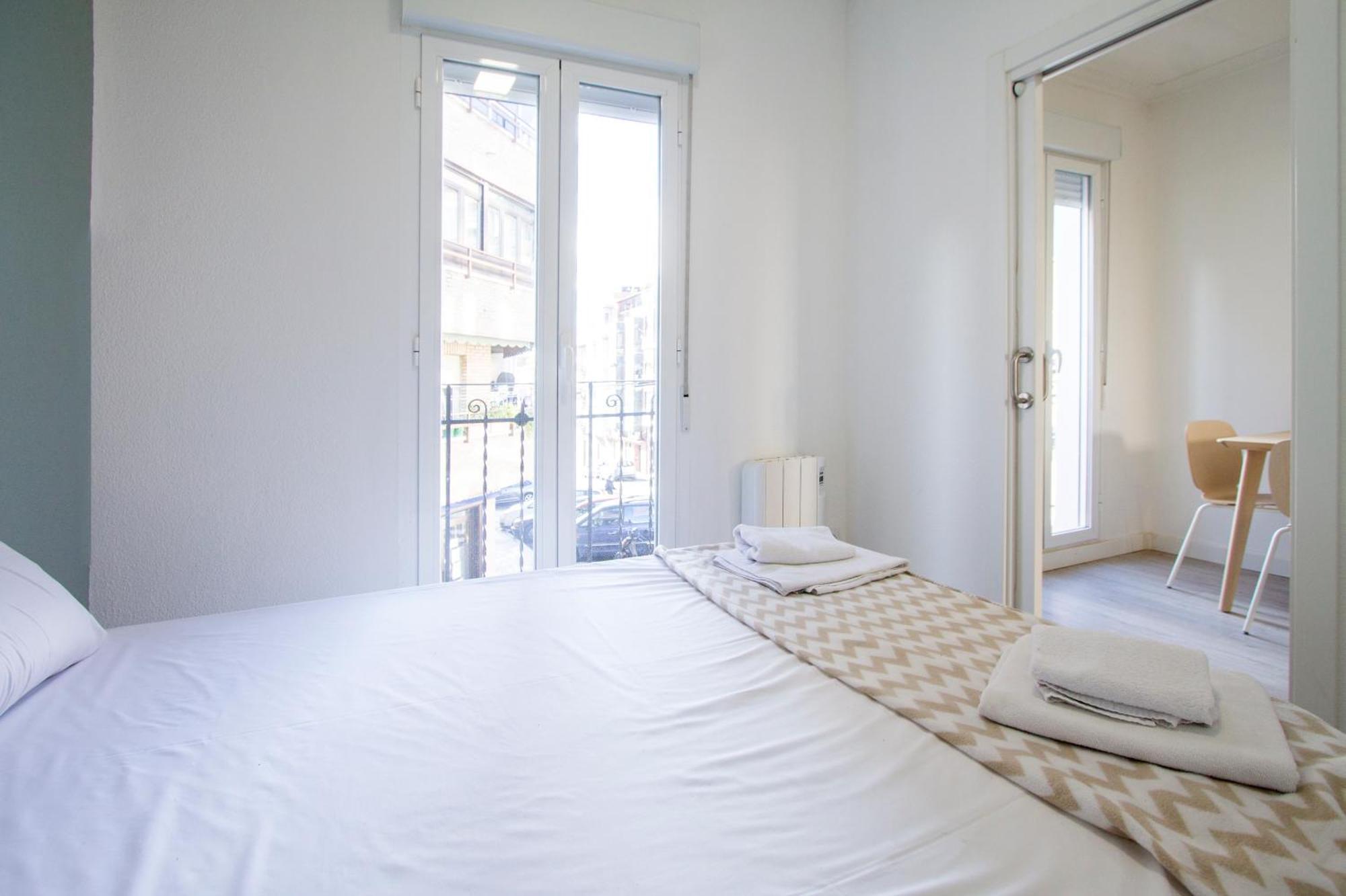 Apartamentos Tetuan Sandino Мадрид Екстериор снимка