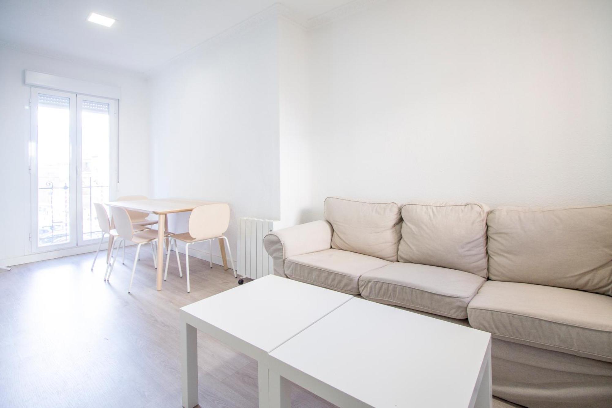 Apartamentos Tetuan Sandino Мадрид Екстериор снимка