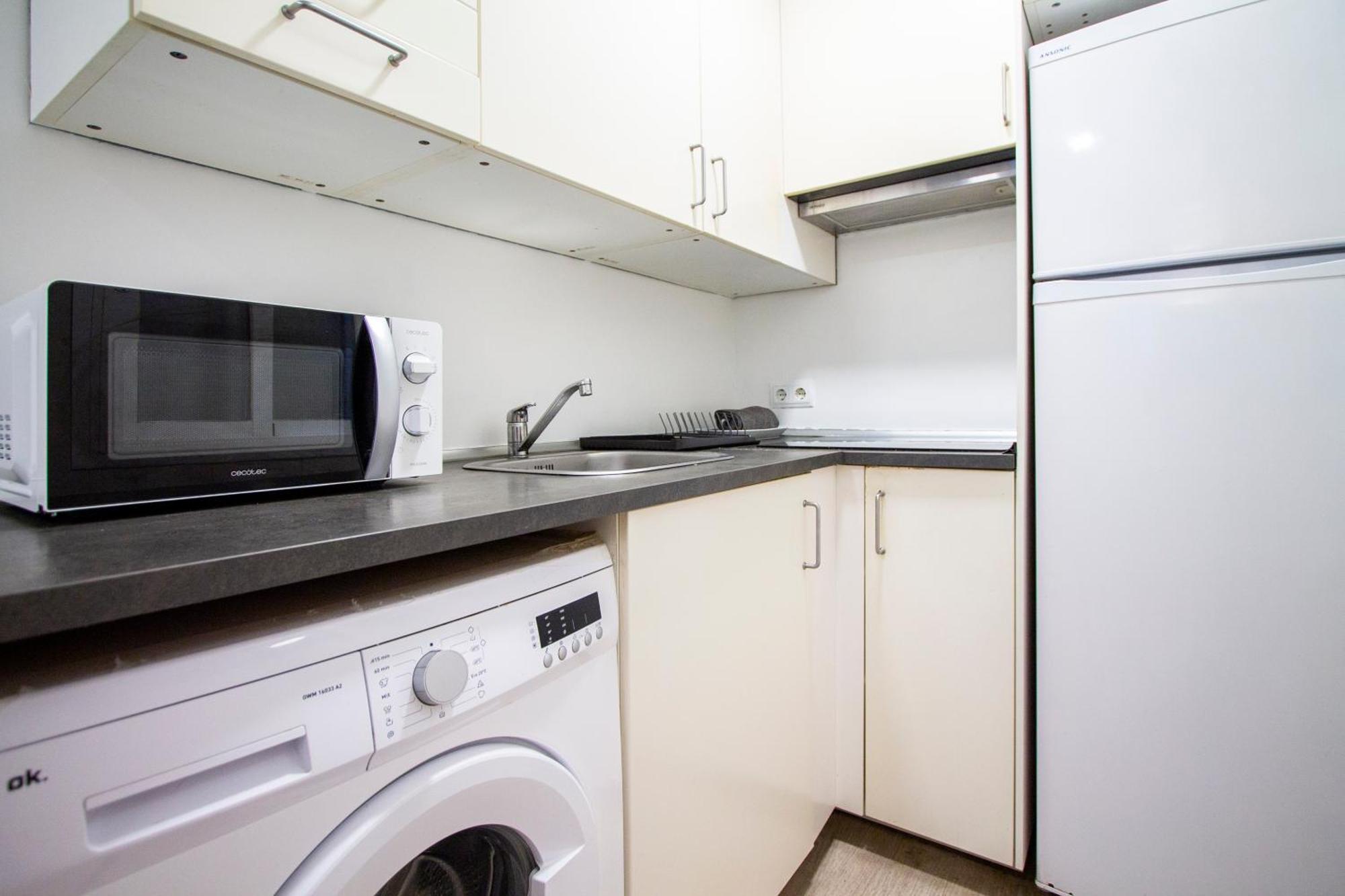Apartamentos Tetuan Sandino Мадрид Екстериор снимка