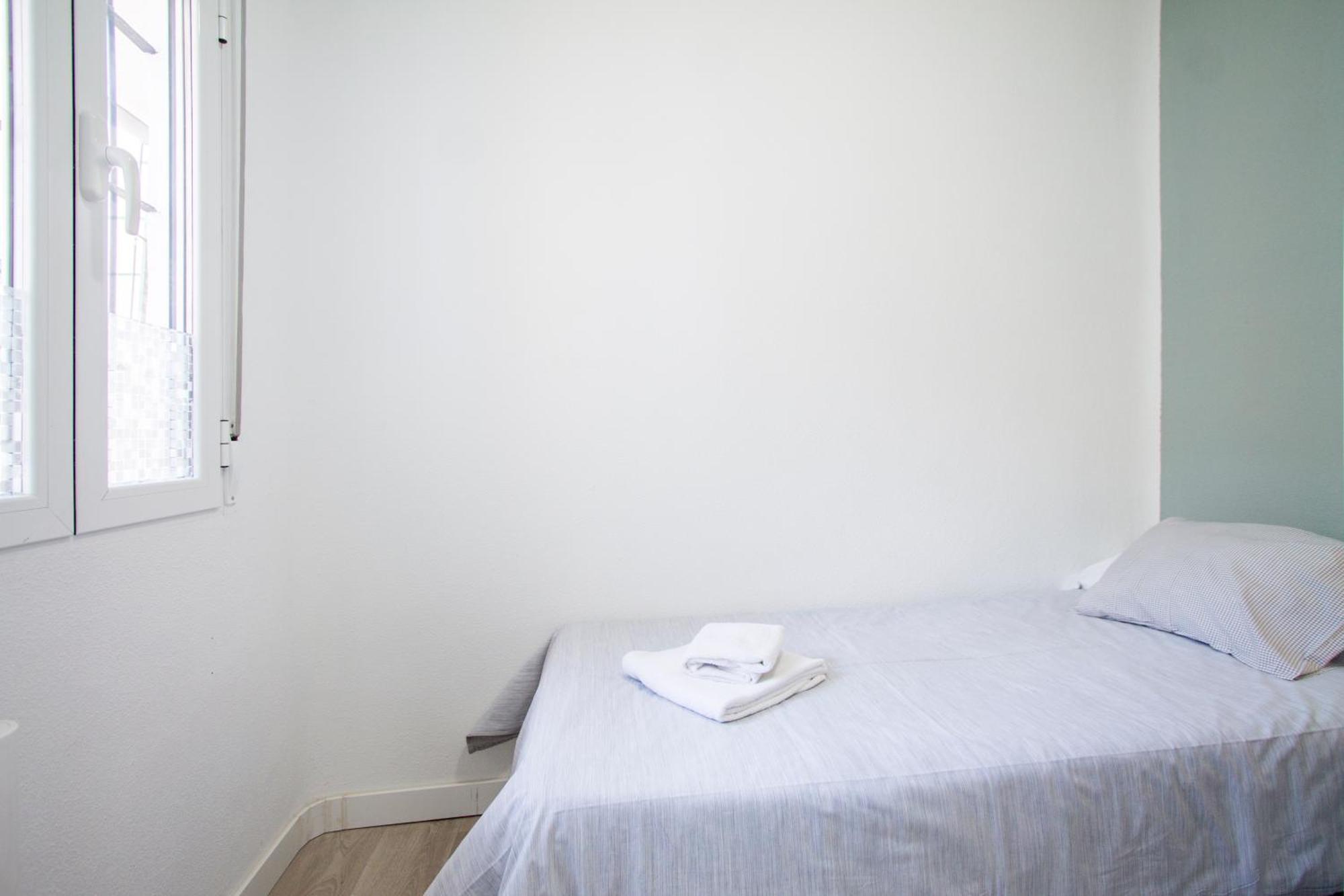 Apartamentos Tetuan Sandino Мадрид Екстериор снимка
