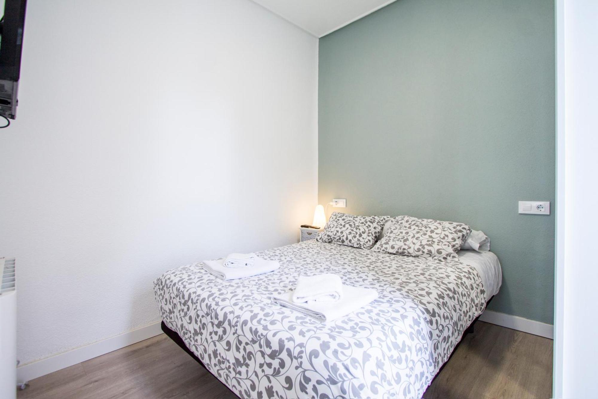 Apartamentos Tetuan Sandino Мадрид Екстериор снимка