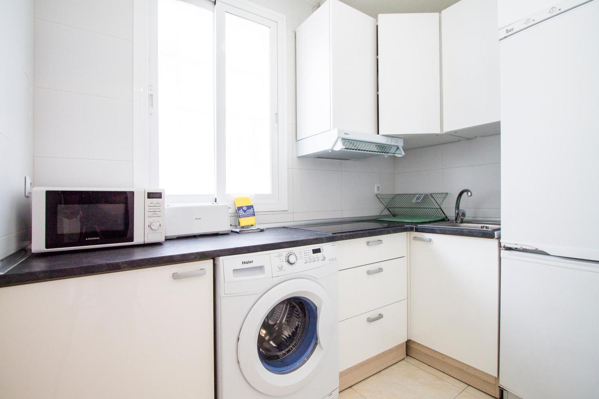 Apartamentos Tetuan Sandino Мадрид Екстериор снимка